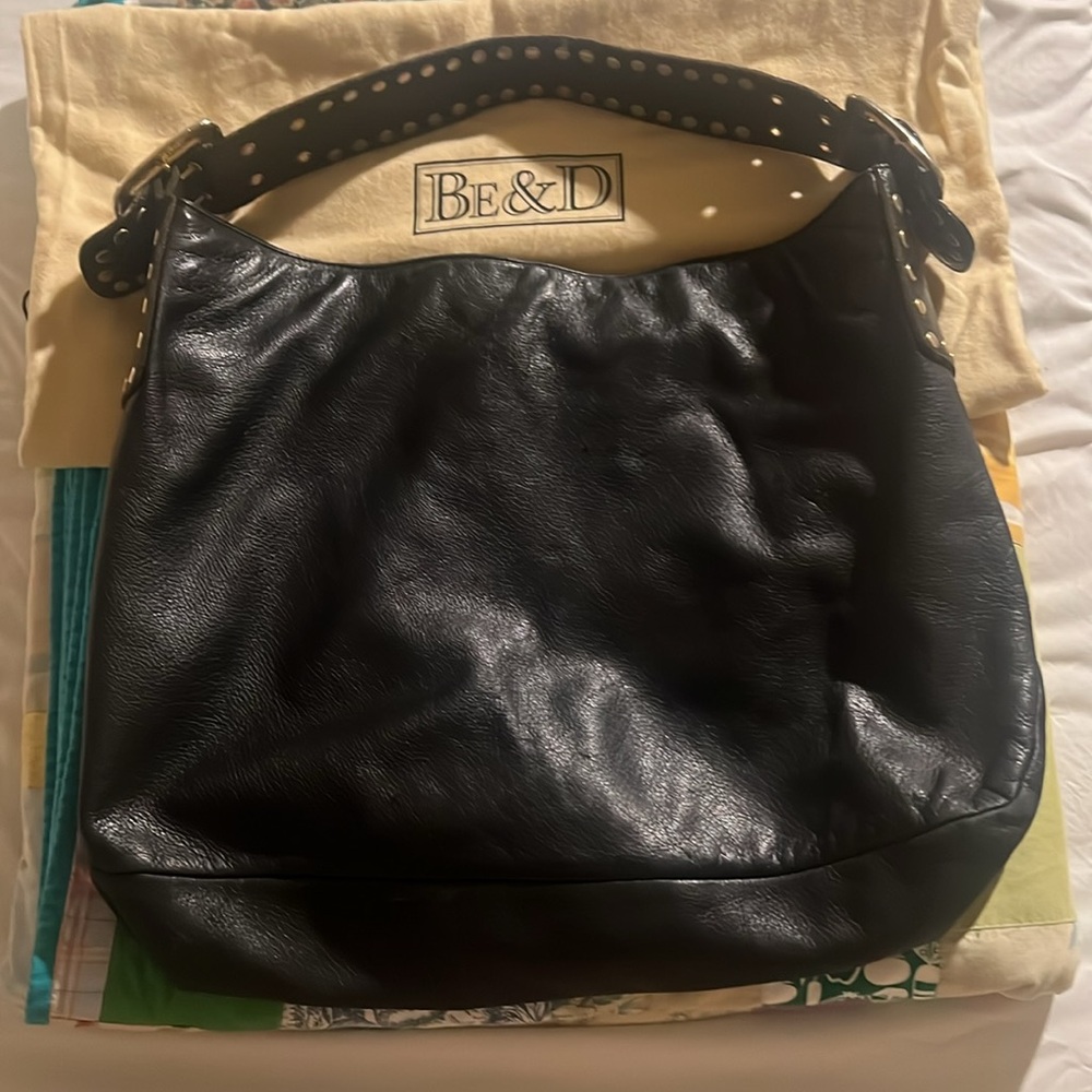 Be & D Black Leather Hobo Bag with Slouchy Design